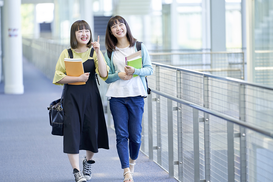 医療事務になるには学校へ通うべき?必要性はある? 医療事務になるには学校へ通うべき?必要性はある?